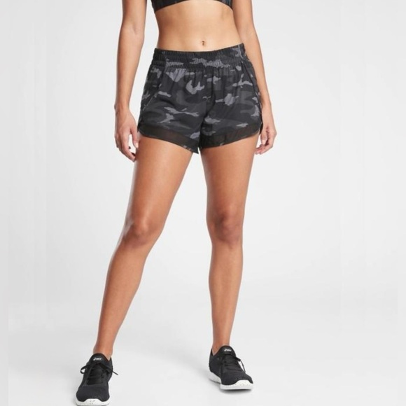 NWOT Women’s Athleta Camo Printed Mesh Racer Run Lined Short 4” Plus Size 1X - Picture 1 of 16